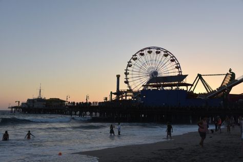 The Best Places in Los Angeles to Watch the Sunset Best Birthday Party Ideas, Places In Los Angeles, Los Angeles With Kids, Family Hiking, Watch The Sunset, Santa Monica Pier, Neighborhood Guide, Gorgeous Sunset, Family Events