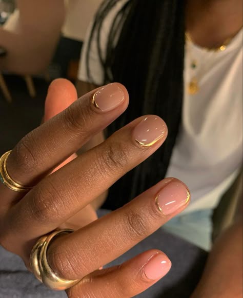 Ashes Of Roses, Natural Nails Manicure, Minimal Nails Art, Golden Nails, Short Gel Nails, Subtle Nails, Minimal Nails, Daily Nail, Golden Birthday