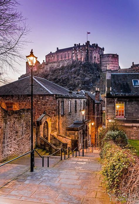 Twilight Vennel, Edinburgh | This is ... Scotland Travel Destinations | Scotland Honeymoon | Backpack Scotland | Backpacking Scotland | Scotland Vacation | Scotland Photography | Europe Budget Bucket List Wanderlust #travel #honeymoon #vacation #backpacking #budgettravel #offthebeatenpath #bucketlist #wanderlust #Scotland #Europe #exploreScotland #visitScotland Scotland Honeymoon, Edinburgh Photography, Scotland Vacation, Inspiring Photos, Scottish Castles, Chateau France, Edinburgh Castle, Visit Scotland, England And Scotland