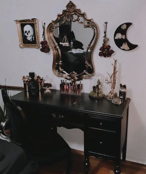 Gothic Nightstand Decor, Gothic Vanity Decor, Goth Makeup Room, Goth Vanity Ideas, Goth Makeup Vanity, Gothic Makeup Vanity, Witchy Vanity, Goth Decor Bedroom, Goth Glam Decor