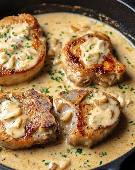 creamy garlic pork chops Creamy Pork Bites, Creamy Garlic Pork Chops, Buttery Garlic Sauce, Bacon Mushroom Pasta, Garlic Pork Chops, Smothered Pork Chops Recipe, Pork Bites, Deep Dish Pizza Recipe, Garlic Pork