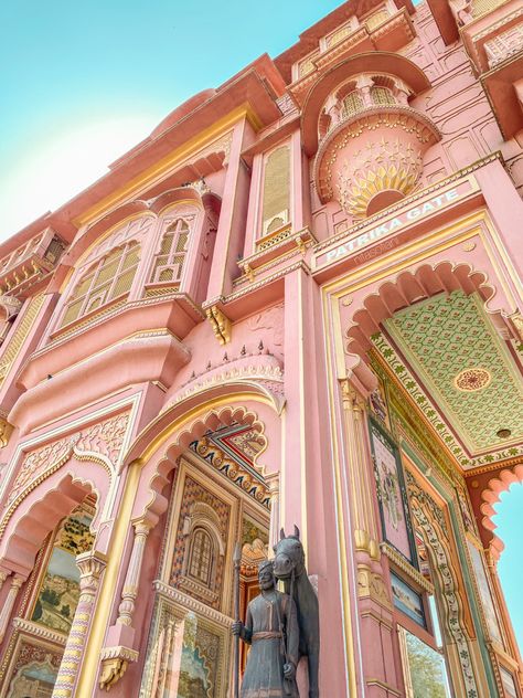 Patrika Gate Jaipur, Culture Of Rajasthan, Palace Aesthetic, Moroccan Style Home, India Architecture, Ancient Indian Architecture, Pink City, Family Tour, Holiday Packages