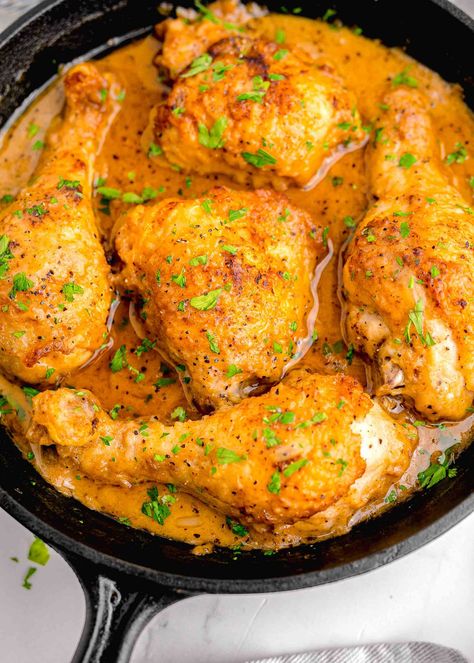 Bone In Chicken Drumsticks Recipes, Bone In Chicken Thigh Recipes Braised, Bone In Chicken Thigh Recipes Stove Top, Bone In Chicken Thigh And Leg Recipes, Smothered Chicken Thighs Oven, Skillet Drumsticks, Chicken Thighs And Drumstick Recipes, Skillet Gravy, Stove Chicken Recipes