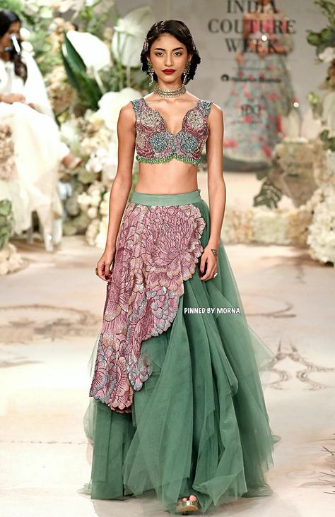 Varun Bahl - India 🇮🇳 Varun Bahl, Indian Couture, Couture Week, Indian Outfits, Lehenga, India, Festival, Couture, Design