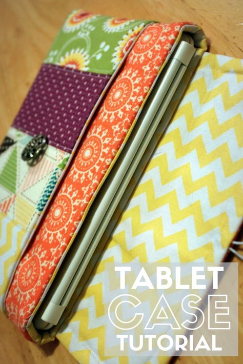 A Fabric Case Sewing Pattern for an iPad Mini or Kindle fabric case an iPad Mini or Kindle Case. This pattern fits most smaller tablets. #thecraftyblogstalker #tabletcase #diytabletcase #sewingtutorial Ipad Sleeve Diy, Kindle Case Pattern, Tablet Cases Diy, Tablet Case Pattern, Laptop Case Pattern, Ipad Case Pattern, Kindle Bag, Sewing Makeup Bag, Ipad Mini Accessories