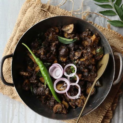 Mushroom Pepper fry is a flavourful recipe widely consumed in India as Starters. This mushroom pepper roast is spicy because pepper is love and you can always put lots of it. The tangy tomato paste that goes into it gives the dish an acidic hit. And this is a super-fast mushroom recipe, it literally takes about 15 minutes to put it all together. And gives a mushroomy umami paradise. Mushroom Pepper Fry, Mushroom Recipe, Coriander Seeds, Curry Leaves, Mushroom Recipes, Flavorful Recipes, Tomato Paste, Fennel, Stir Fry