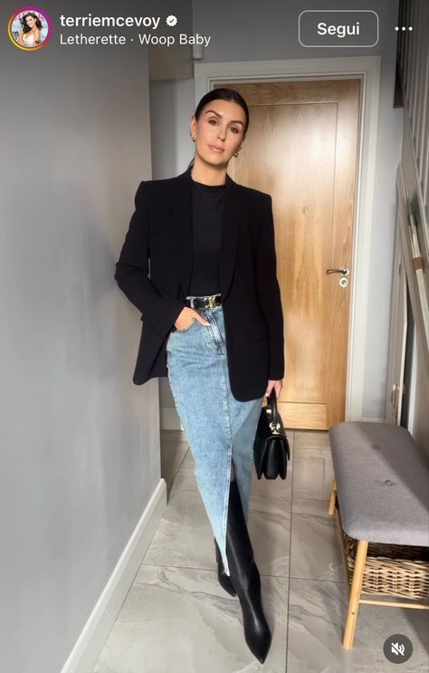 Denim Maxi Skirt Boots Outfit, Maxi Dress For Office, Jean Skirt Office Outfit, Maxi Skirt Long Sleeve Top Outfit, Denim Maxi Skirt Outfit Autumn, Low Key Concert Outfit, Denim Midi Skirt Winter Outfit, Maxi Denim Skirt Fall Outfit, Oversized Formal Outfit