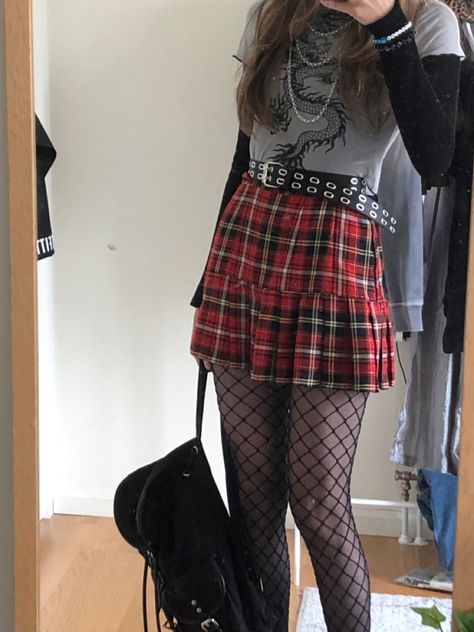 Red Egirl Outfits, Colourful Punk Outfits, Red Plaid Skirt Outfit Grunge, Mini Skirt And Jumper Outfit, Red Tartan Skirt Outfit, Plaid Skirt Outfit Grunge, Red Plaid Skirt Outfit, Plaid Mini Skirt Outfit, Tartan Skirt Outfit