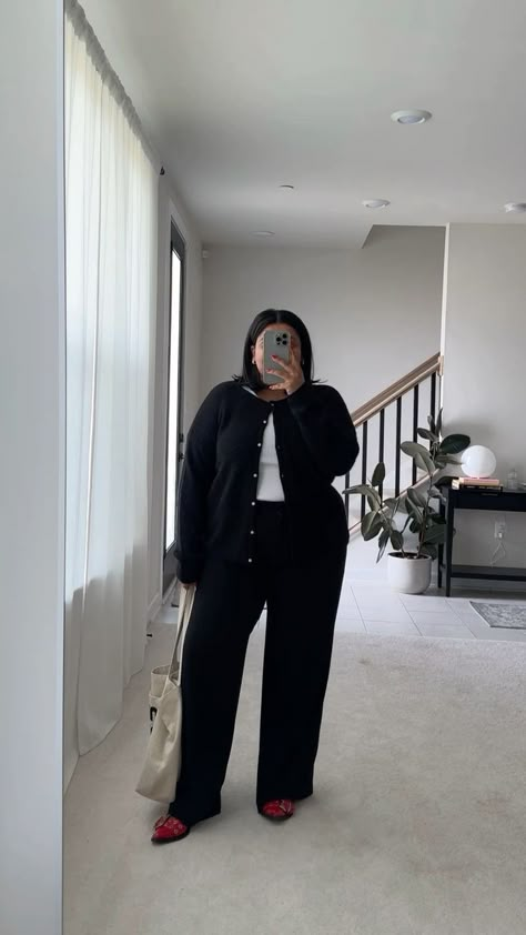 Fall Day Outfit Dressy, Slim Fit Cardigan Outfit, Black Flowy Pants Outfit Fall, Trousers And Cardigan Outfit, Cardigan And Trousers Outfit, Assistant Aesthetic, Sezane Cardigan, Recreate Outfits, Edgy Work Outfits