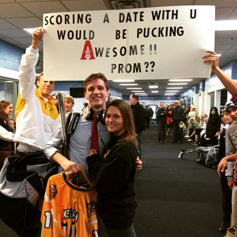 pinterest ∙∙∙∙↠ kailyenmckensi Hockey Hoco Proposals, Morp Proposal, Hockey Relationship, Hockey Promposal, Prom Asks, Girl Ask Guy, Dance Proposals, Prom Posters, Prom Proposals