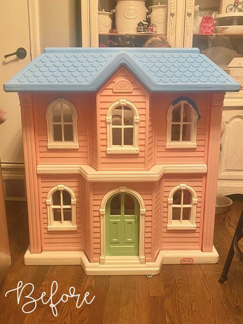 Diy Paint Dollhouse, Redo Doll House, Fisher Price Dollhouse Makeover Diy, Barbie House Makeover Diy, Plastic Dollhouse Makeover Diy, Diy Barbie House Decor, Barbie Doll House Ideas, Doll House Colors, Calico Critters House Makeover