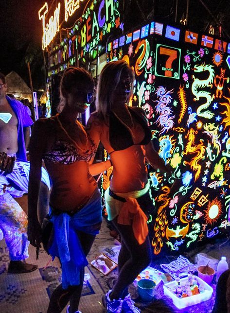 Thailand Full Moon Party, Full Moon Party Thailand, Thailand Party, Blonde Abroad, Full Moon Party, Beach Fire, Dance All Night, Fire Dancer, Moon Party