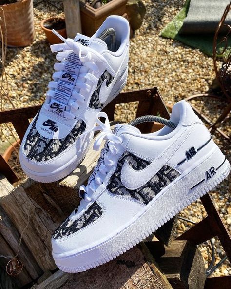 Sepatu Air Jordan, Nike Shoes Air Force, Dr Shoes, White Nike Shoes, Nike Fashion Shoes, Jordan Shoes Girls, Custom Nike Shoes, All Nike Shoes, Nike Air Shoes