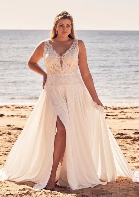 Plus Size Beach Wedding Dress, Beach Wedding Dress Plus Size, Dusty Wedding, Unique Plus Size Wedding Dresses, Teal Beach, Curvy Wedding Dress, Curvy Wedding, Plus Wedding Dresses, Unique Wedding Gowns