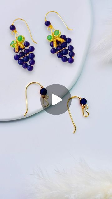 AC| ARETES| BISUTERIA on Instagram: "Mini tutorial de ganchitos  para pendientes en Alambrismo, Super fáciles y rápidos de hacer. 

Materiales 📿✂️
✔️➖cuenta de 4 de mm 
✔️➖Alambre calibre 20 y 28
✔️➖pinza de corte , cónica , y pinza 6 en 1. 

.
.
.
.
.
.
.
.
.
.
.
.
.
.
.
.
.
.
.
.
.

#accesories_creaciones #teamactutoriales #aretes #bisuteria #emprendimiento #smallbusiness #smallbusinessowner #joyeria #joyaspersonalizadas #alambrismo #bisuteriacreativa #pulseras #collares #anillos #alambrismofino😉 #manualidades #jewerly #handmade #hechoamanoconamor #diy #diyideas #fyp #parati #earrings #joyeriahechaamano #aprende #manualidadesfaciles" Mini Tutorial, On Instagram, Instagram