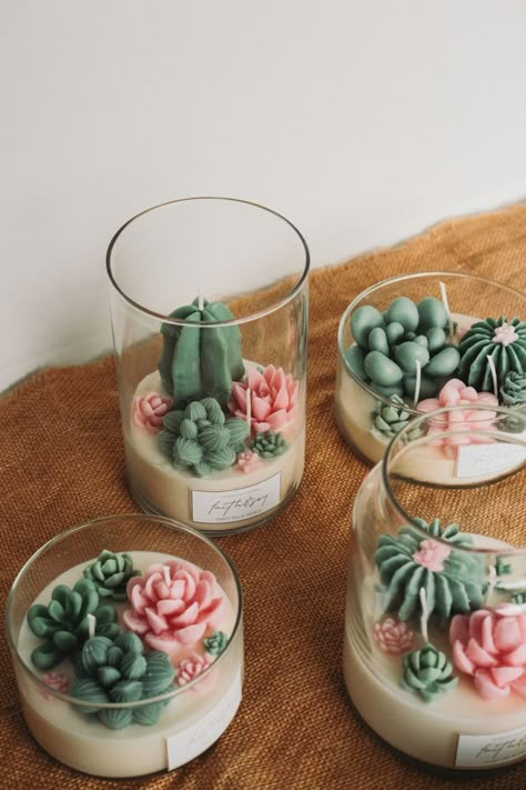 Candle In Jar Ideas, Candle In Glass Jar, Handmade Candles Ideas Glass Jars, Uses For Glass Jars, Spring Candle Ideas, Jar Candles Ideas, Cool Candle Ideas, Plant Candles, Handmade Candles Ideas