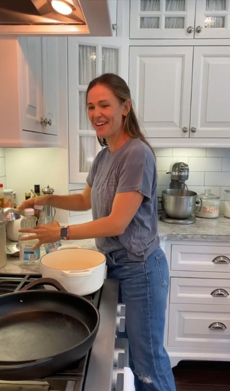 Jennifer Garner Hair, Corn Bread Bake, Cornbread Recipe, Branding Photoshoot Inspiration, Organic Baby Food, Call Mom, Cheese Grater, Corn Bread Recipe, Call My Mom