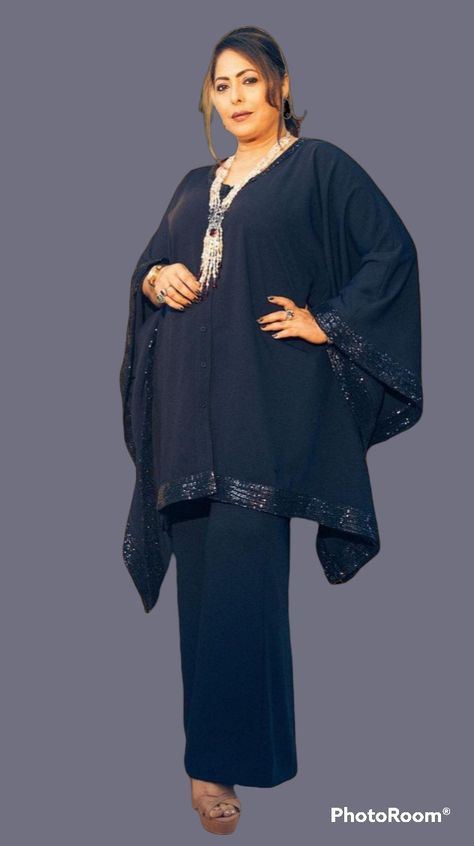 Plus Size Western Dress, Indian Outfits For Plus Size Women, Plus Size Indo Western Outfits, Geeta Kapoor, Plus Size Fashion For Women Indian, Aesthetic Bookmarks, Dhoti Salwar, Mom Wardrobe, Velvet Dress Designs