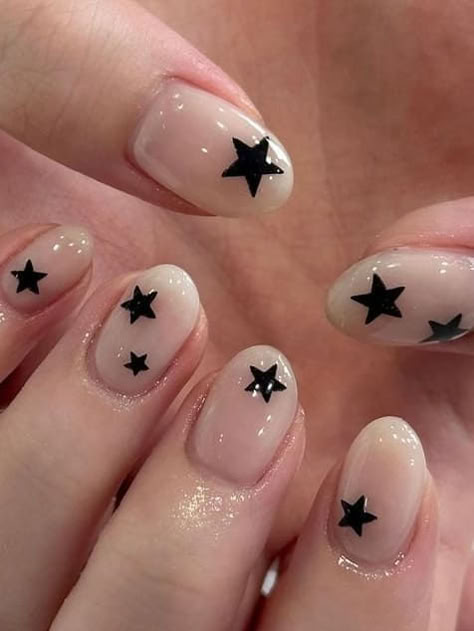 star nail design: black stars Star Decal Nails, Star Fingernails, Aesthetic Short Nail Ideas, Star Design On Nails, Gel Nails Stars, Nail Star Designs, Stars Nails Design, Nail Designs Stars, Nails Stars Design