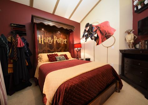 Celebrate the magic of Harry Potter in these homes available to rent on Vrbo | Vrbo Map Themed Room, Harry Potter Hotel, Harry Potter Rooms, Harry Potter Themed Bedroom, Luxury Playhouses, Harry Potter Bedroom, Faux Brick Walls, Harry Potter Magic, Harry Potter Room