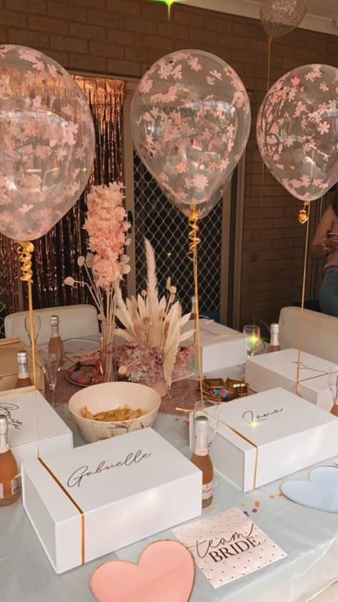 Bridal Proposal Party Ideas, Bridesmaid Brunch Decorations, Bridesmaid Proposal Luxury, Bridesmaid Proposal Party Ideas, Bridesmaid Proposal Table Setting, Bridesmaid Proposal Brunch Ideas, Bridesmaid Room, Bachelorette Party Table Set Up, Bridesmaid Proposal Table