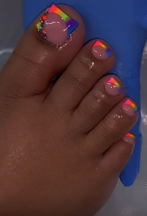 Colorful Pedicure Designs, French Toe Nails Pedicures, Elegant Toe Nails Classy, Toenail Art Designs Summer Pedicures, Summer Toe Nails 2023, Nail Ideas Toes, Summer Gel Toe Nails Ideas, Orange Toe Nail Designs, Summer Toes 2023