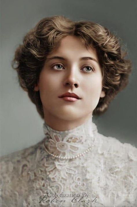 Actress Maude Fealy,circa early 1900. Mina Murray, Maude Fealy, Edwardian Hairstyles, Old Portraits, Portrait Vintage, Photographie Portrait Inspiration, Gibson Girl, Victorian Women, Foto Art