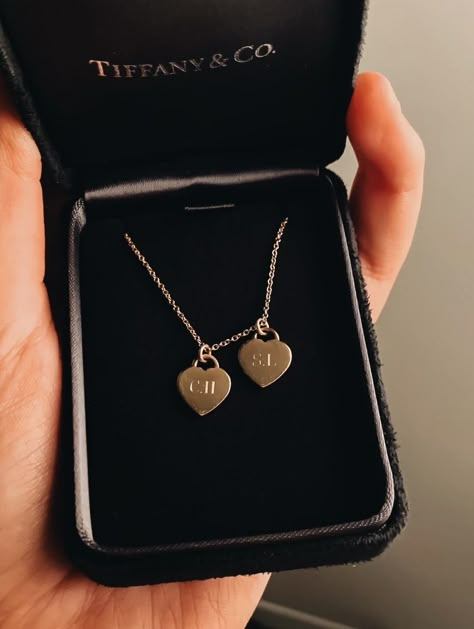 Couple Necklaces Aesthetic, Necklaces Aesthetic, Couples Necklace, Tiffany And Co Jewelry, Romantic Gestures, Couple Necklaces, Tiffany And Co, Jewelry Inspo, Dream Jewelry