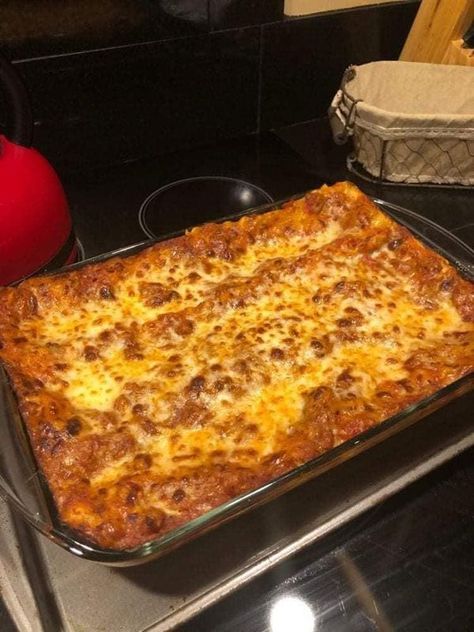 Louisiana Cajun Cooking And Recipes | Recipe from Travis Bourque  | Facebook Lasagna Recipe Easy, No Boil Lasagna, Cooking With Ground Beef, Ziti Recipes, Easy Lasagna Recipe, Mild Italian Sausage, Lasagna Pasta, Gratin Dish, Beef Sausage