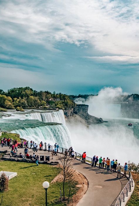 Toronto Niagara Falls, Niagara Falls Canada Photography, Bucket List Christmas, Niagara Falls Usa, Niagara Falls Trip, Maid Of The Mist, Drawing Travel, Niagara Falls State Park, Niagara Falls Ontario