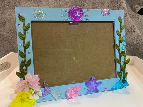 Kids Birthday Crafts, Picture Frame Crafts, Handmade Paint, Ocean Pictures, Mermaid Pictures, Ocean Crafts, Diy Picture Frames, Diy Craft Kits, Frame Crafts