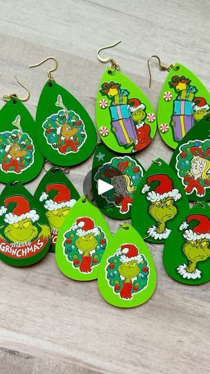 Grinch Earrings Diy, Grinch Earrings, Diy Grinch, Earrings Crafts, Mod Podge Fabric, Mod Podge Gloss, Tomato Cage Christmas Tree, Recycled Jars, Diy Jewelry Display