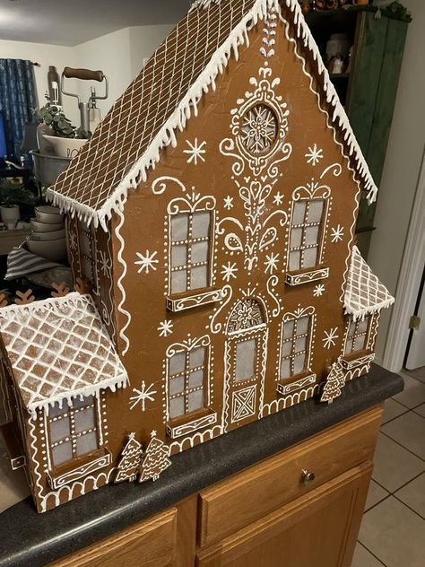 Gingerbread Crafts, Christmas Window Display, Christmas Lovers, Gingerbread Christmas, Christmas Window, Window Display, Gingerbread House, Christmas Cookies, I Saw