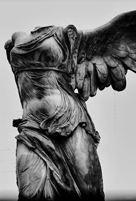 Archaeology & Art on Twitter: "Detail of the Winged Victory of Samothrace, also known as Nike of Samothrace, a Hellenistic Greek statue dated to the 2nd century BCE. Parian marble. Currently located in the Louvre.… https://t.co/A5XbkGDfYC" Winged Victory Of Samothrace, Winged Victory, Istoria Artei, Greek Statues, Angel Statue, Sculpture Projects, Greek Sculpture, Louvre Paris, Marble Statues