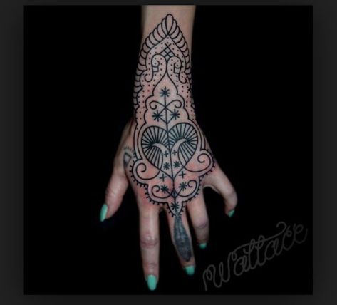 Who loves ya, veve? Veve Tattoo, Voodoo Woman, Voodoo Tattoo, Witchcraft Tattoos, Witchy Tattoos, Dragon Tattoo Back Piece, Baron Samedi, Sigil Tattoo, Voodoo Hoodoo