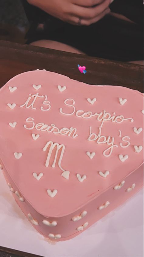 Scorpio Szn Aesthetic, Scorpio Cakes Ideas, Scorpio Season Cake, Scorpio Szn Cake, Birthday Cake Scorpio, Scorpio Cake Ideas, Scorpio Aura, Scorpio Cake, Scorpio Szn