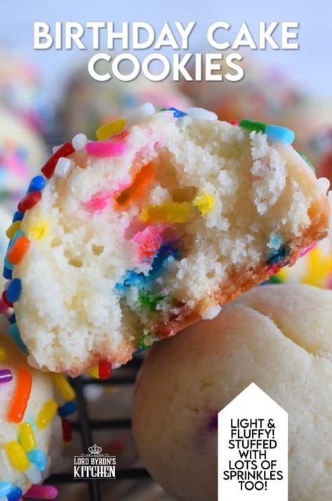 Cake Batter Extract Recipes, Cake Batter Extract, Extract Recipes, Cookies Sprinkles, Birthday Cake Cookies, Most Pinned Recipes, Cookies Light, Cookie Cake Birthday, Candy Sprinkles