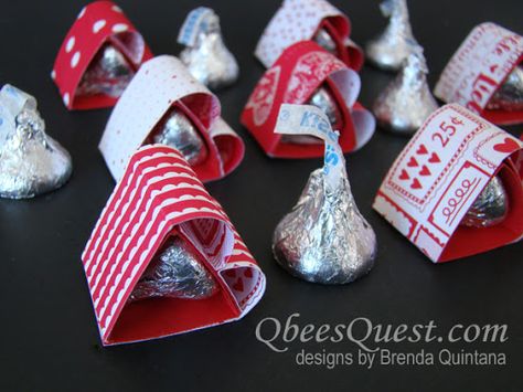 Hershey Kisses Gifts, Hershey Kisses Crafts, Chocolate San Valentin, Stampin Up Anleitung, Kiss Gift, One Kiss, Valentine Cards Handmade, Treat Holders, Envelope Punch Board