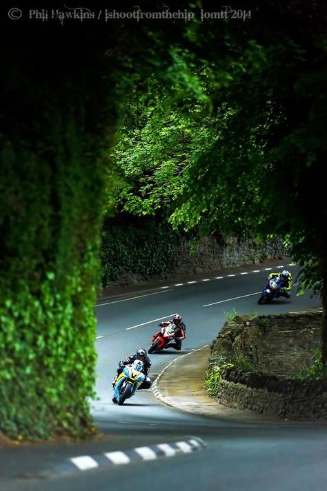 Motorbike Photos, Isle Of Man Tt, Man Tattoo, Motorcycle Photography, Mopeds, Sports Bikes Motorcycles, Moto Bike, Motorcycle Art, Winding Road