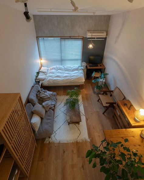 masato (@roomxxmst) • Instagram photos and videos Small Room Interior, One Room Apartment, Studio Apartment Living, Deco Studio, Small Apartment Design, Apartment Layout, Redecorate Bedroom, Apartment Decor Inspiration, Studio Apartment Decorating