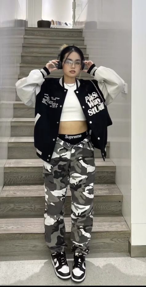 Bad Girl Outfits Aesthetic, Thug Outfits Female, Hypebeast Outfit Girl, Gangster Girl Aesthetic Outfits, Gangster Girl Outfit, Eminem Daughter, Tomboy Outfit Ideas, Tomboy Outfit, Race Outfit