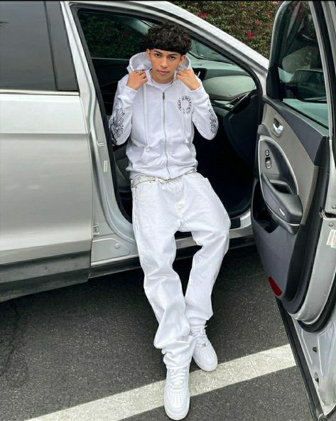 Edgar Outfits, Af1 Outfit, Mens Clothing Trends, Y2k Outfits Men, Mexican Boys, Cholo Style, White Pants Outfit, Jeans Outfit Men, Light Skin Men