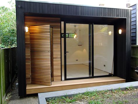 Black is the new Cedar | The Garden Room Guide Small Garden Office, Garden Office Shed, Contemporary Garden Rooms, Garden Cabins, Garden Home Office, Cedar Cladding, Summer House Garden, Backyard Studio, Cubby House