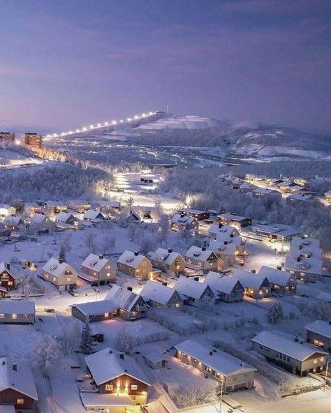 Kiruna Sweden, Sweden Winter, Sweden Aesthetic, Sweden Christmas, Cozy Houses, Christmas In Europe, Europe Aesthetic, Sweden Travel, Snow Trip