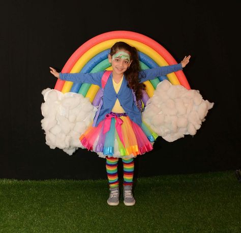 Rainbow Costume Diy, Rainbow Halloween Costume, Geek Outfit, Rainbow Costumes, St Patrick's Day Costumes, Rainbow Diy, Diy Costumes Kids, Book Week Costume, Diy Kostüm