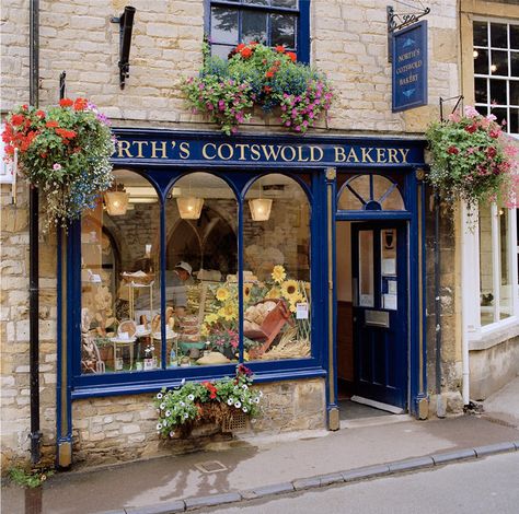 NORTH'S COTSWOLD BAKERY - Stow on the Wold Cotswold's - England Storefront Windows, Wizard House, Vintage Town, House Australia, Cotswolds England, Kentish Town, English Village, Retirement Plan, Shop Fronts