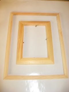 My Naptime Crafts: Resin Frame Tutorial Resin Picture Frame, Frame Tutorial, Farm Store, Picture Frame Molding, Shell Frame, Resin Frame, Pop Bubble, Diy Picture Frames, Freezer Paper