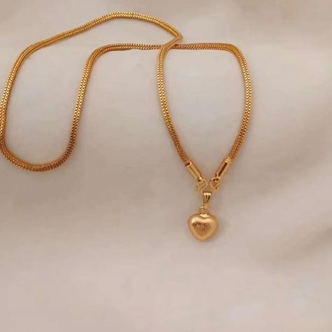 Gold replica short chain Rs.499/- for booking 7358520105 #shortchain Gold Chain For Girls Design, Gold Chains Models, Gold Short Chain Designs, Gold Chain For Girls Simple, Gold Chain For Baby Girl, Baby Girl Bracelets Gold, Short Chains Gold, Simple Chains Gold, Simple Chain Designs Gold