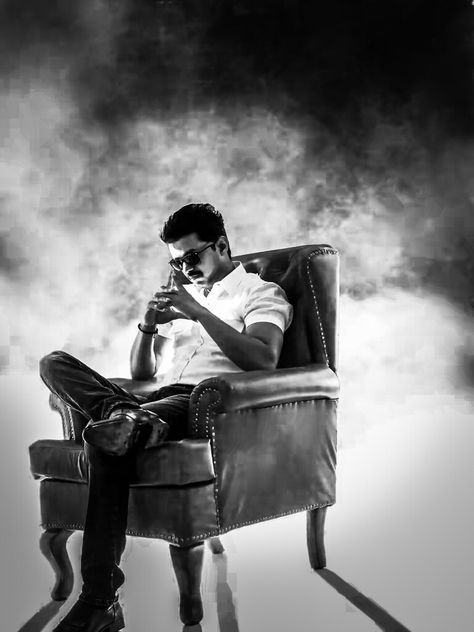 Thalaivaa Ilayathalapathy Vijay Uttarabodhi Mudra, Joseph Vijay, Vijay Actor Hd Images, Ilayathalapathy Vijay, South Star, Actor Quotes, Vijay Actor, Thalapathy Vijay, Drawing People Faces