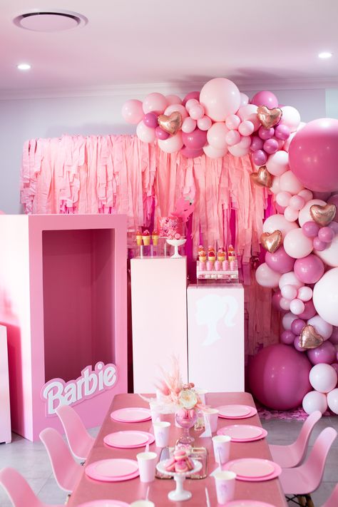 Where to find a Barbie photo booth box – Confetti Fair Barbie Photo Booth, Photo Booth Box, Girls Barbie Birthday Party, Party Booth, Barbie Bday, Barbie Pool Party, Barbie Bachelorette, Barbie Party Decorations, Barbie Theme Party